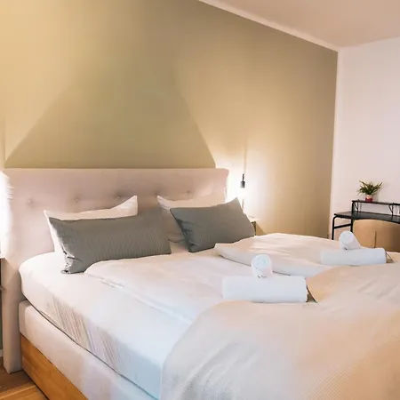 Rr - Comfortable 90 & 60 Qm - - Wifi *